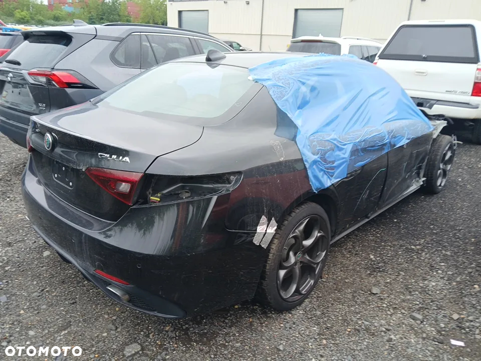 Alfa Romeo Giulia - 17