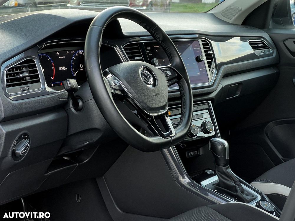 Volkswagen T-Roc - 12