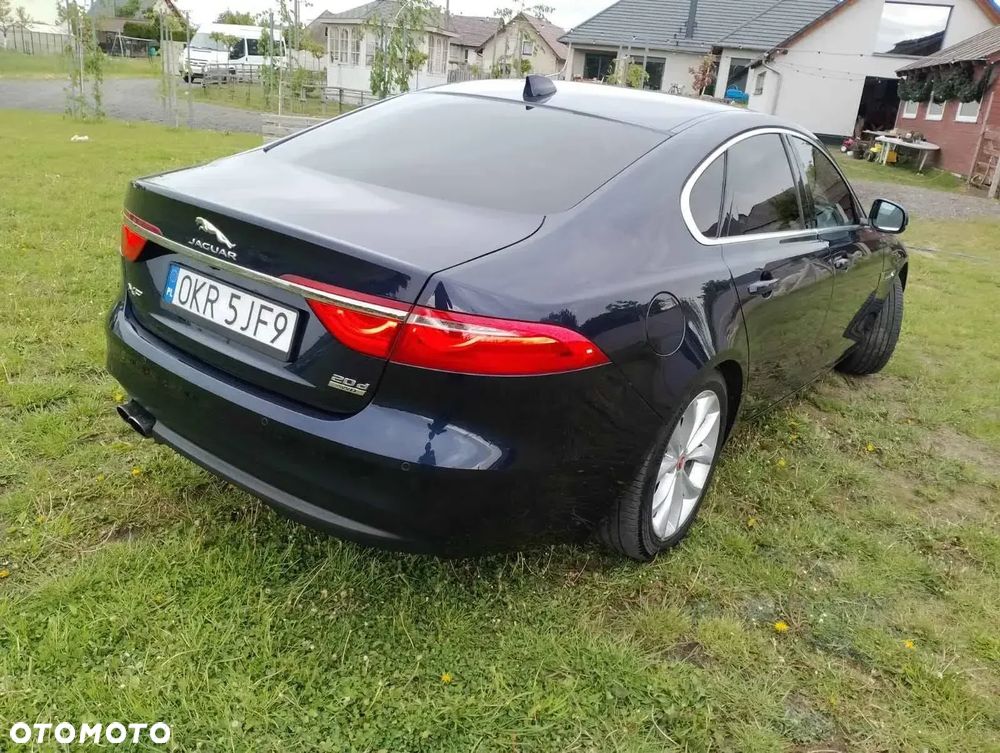 Jaguar XF 2.0 i4D AWD Prestige - 2