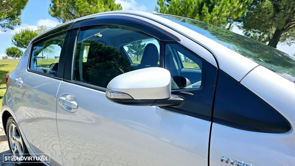 Toyota Yaris 1.5 HSD Comfort +P.Style+P.Techno - 25