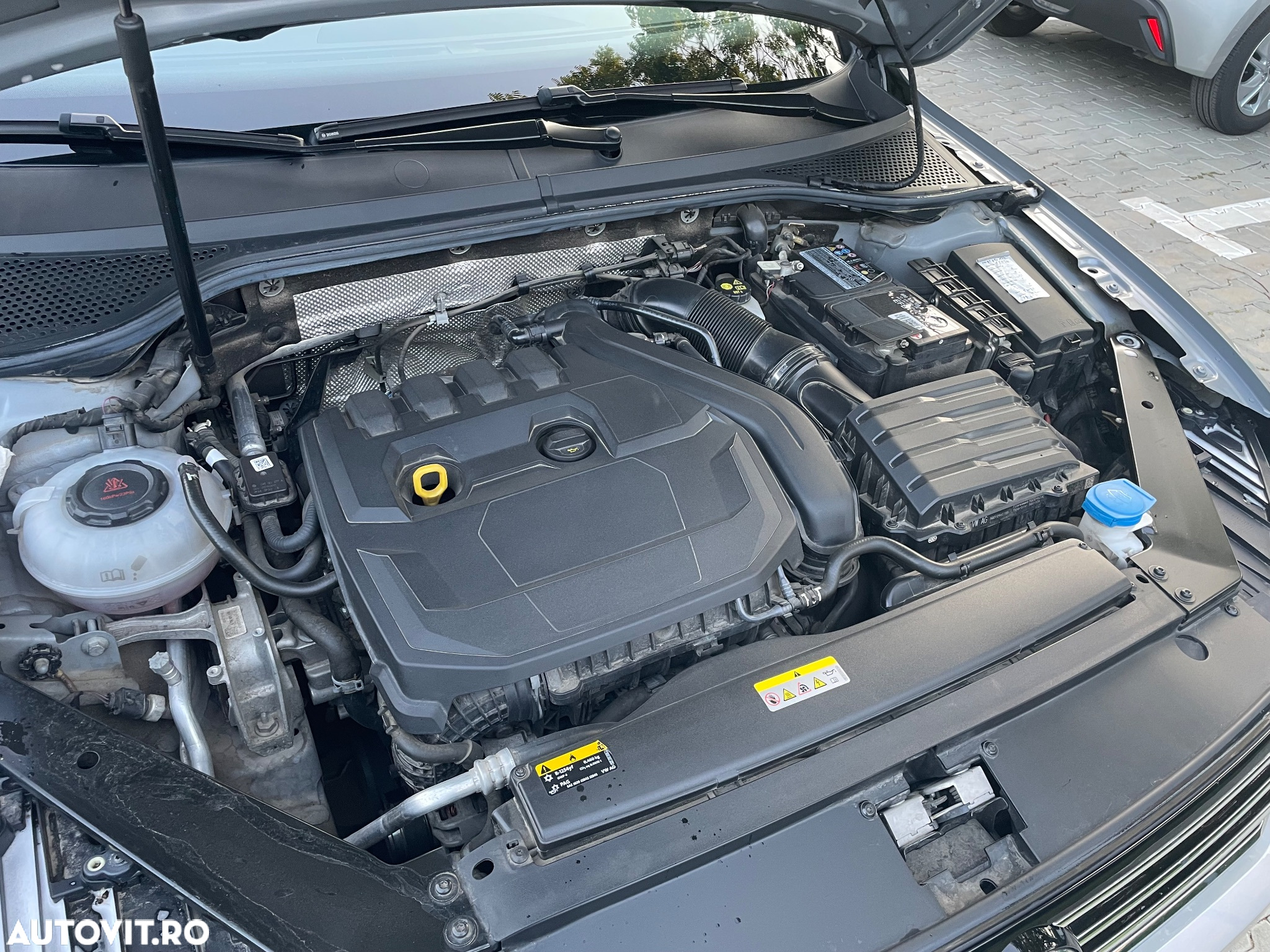 Volkswagen Passat 1.5 TSI ACT DSG Advance - 8