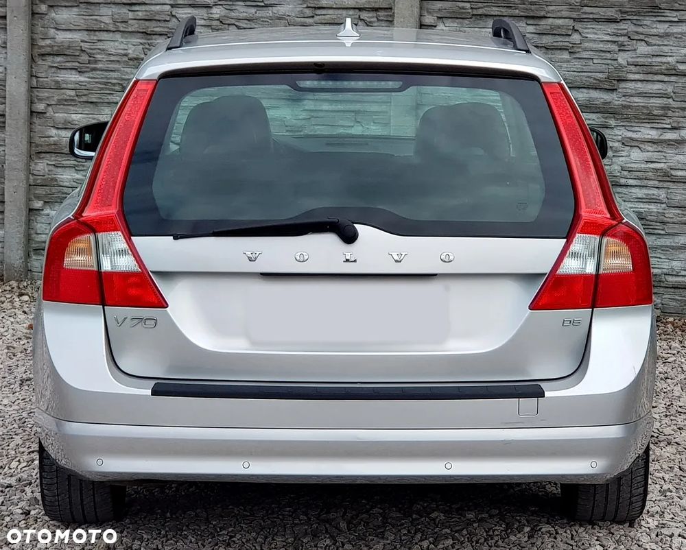 Volvo V70 D5 Momentum - 16