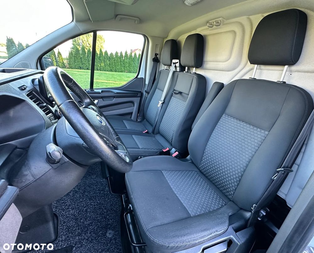 Ford TRANSIT CUSTOM - 11