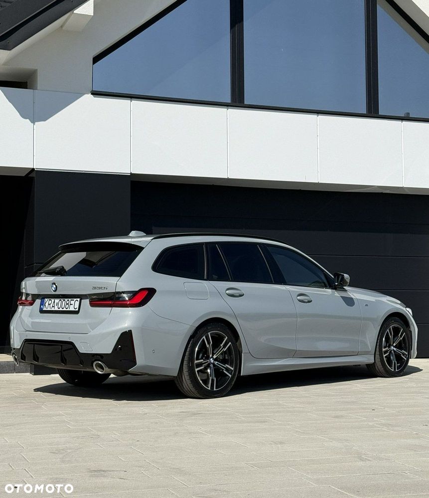 BMW Seria 3 330i xDrive M Sport - 22