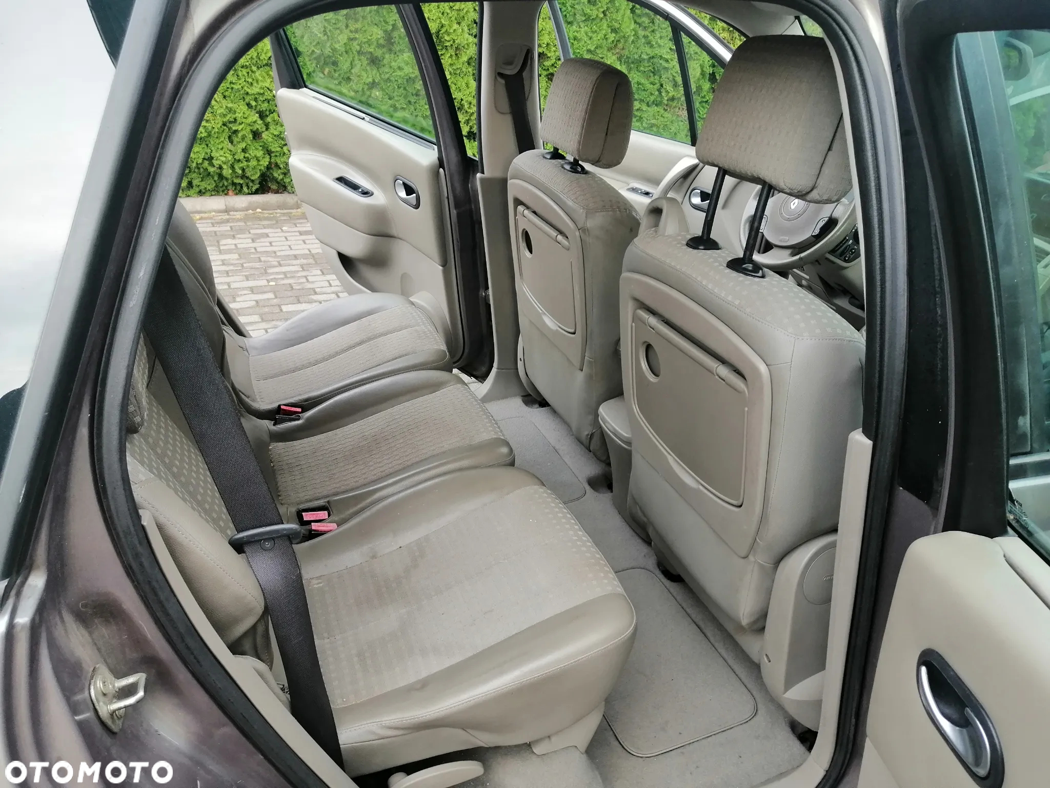 Renault Scenic ver-2-0-confort-expression - 15