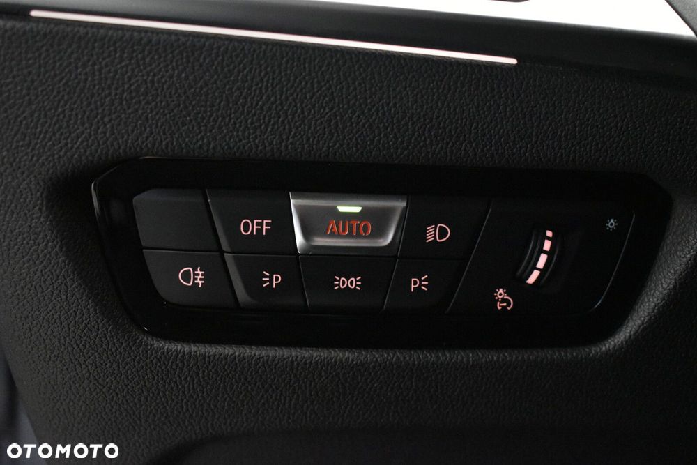 BMW Seria 3 320i M Sport sport - 14