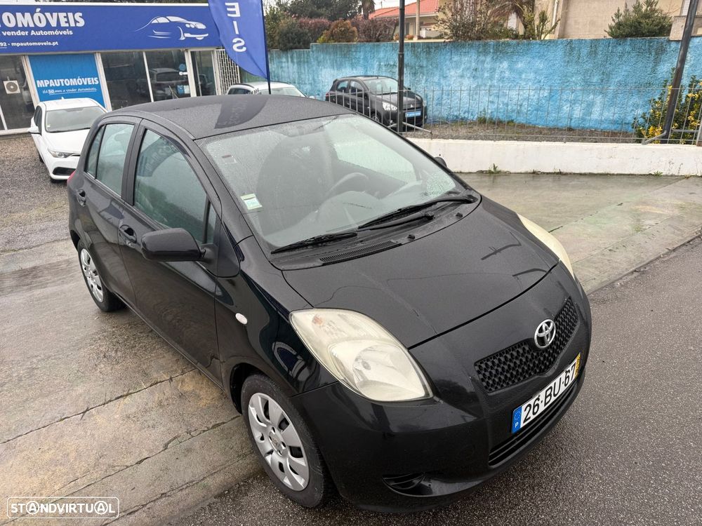 Toyota Yaris 1.0 Sol AC - 11