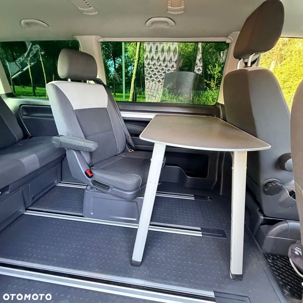 Volkswagen Multivan - 18