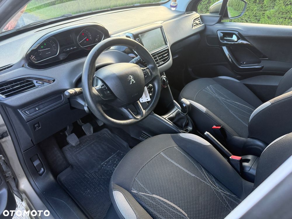 Peugeot 208 95 VTI Allure - 11
