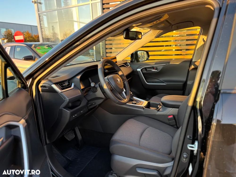 Toyota RAV4 - 9