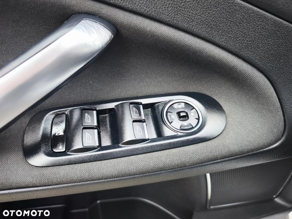 Ford Mondeo 2.0 TDCi Titanium - 17