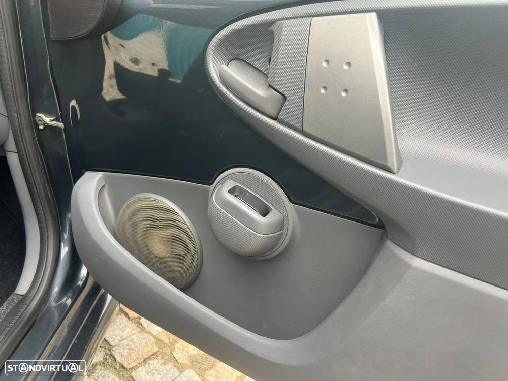 Toyota Aygo 1.0 + AC - 18