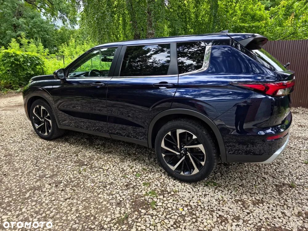 Mitsubishi Outlander - 6