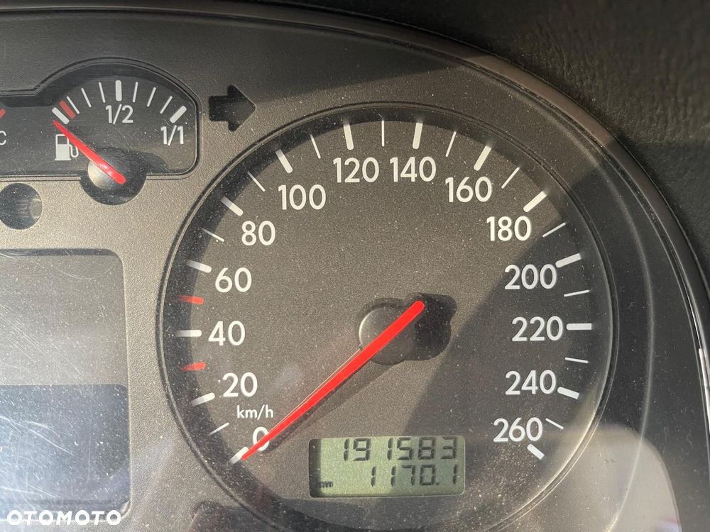 Volkswagen Golf 1.6 Trendline - 6