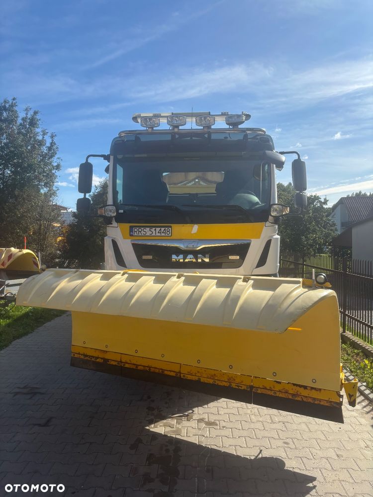 MAN TGM 18.290 4X4BB Piaskarka solarka pług - 2