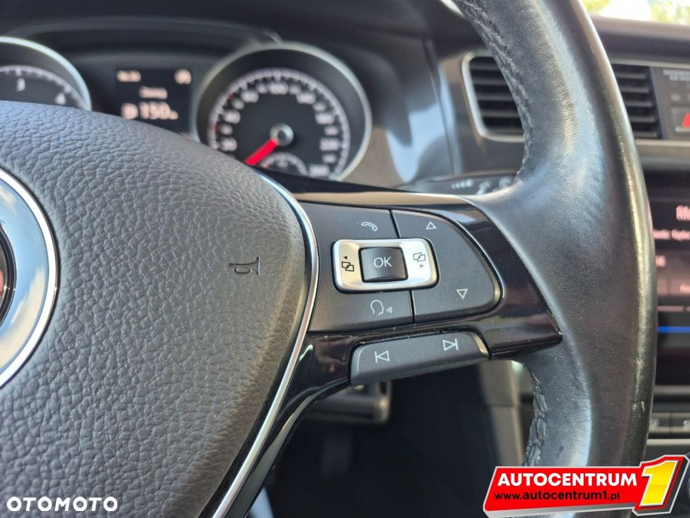 Volkswagen Golf - 26