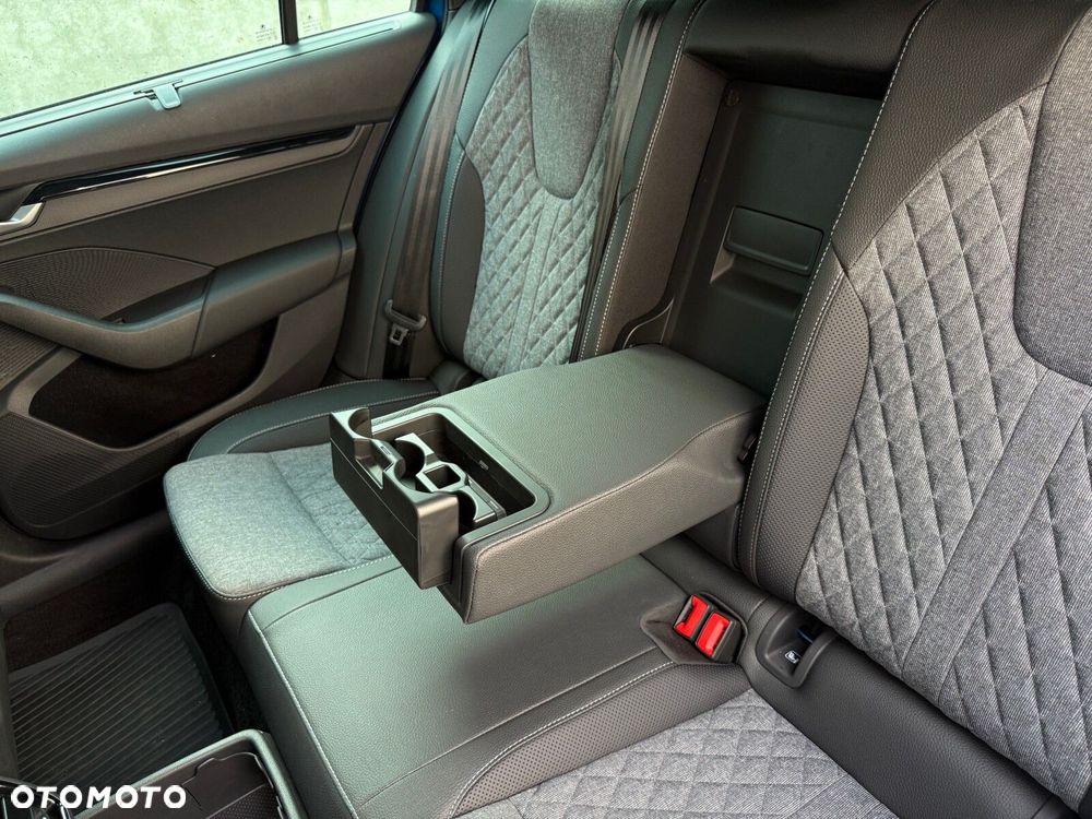 Skoda Octavia 1.5 TSI mHEV Sportline DSG - 32