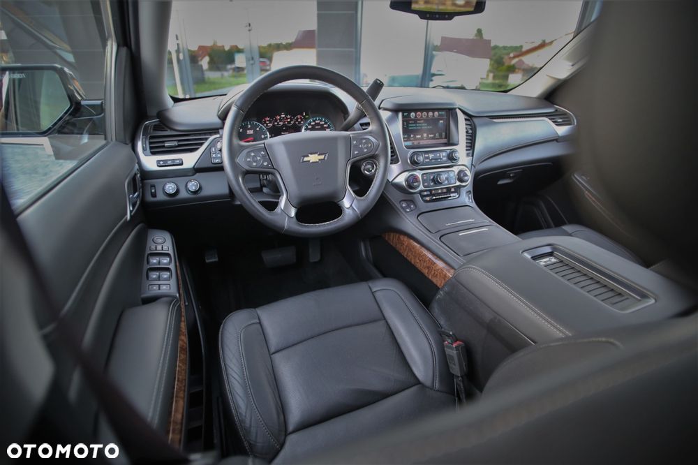 Chevrolet Suburban - 24