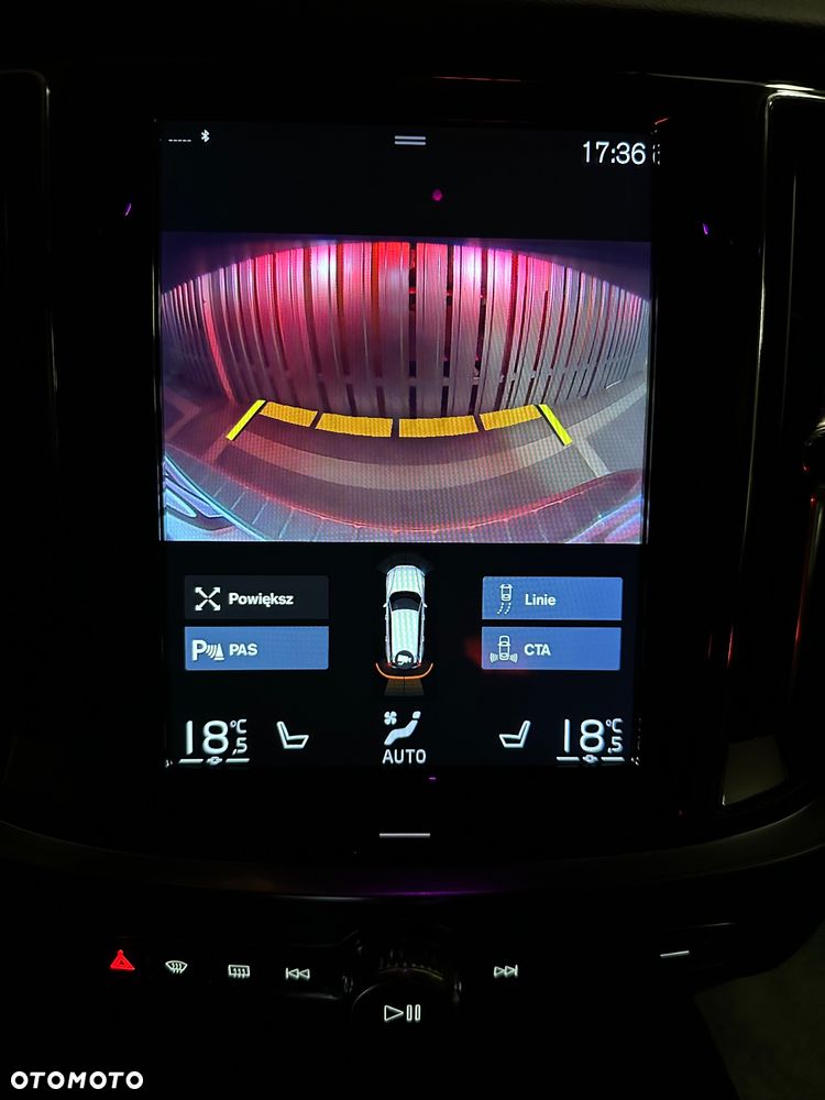 Volvo V60 T8 AWD Plug-In Hybrid Inscription - 23