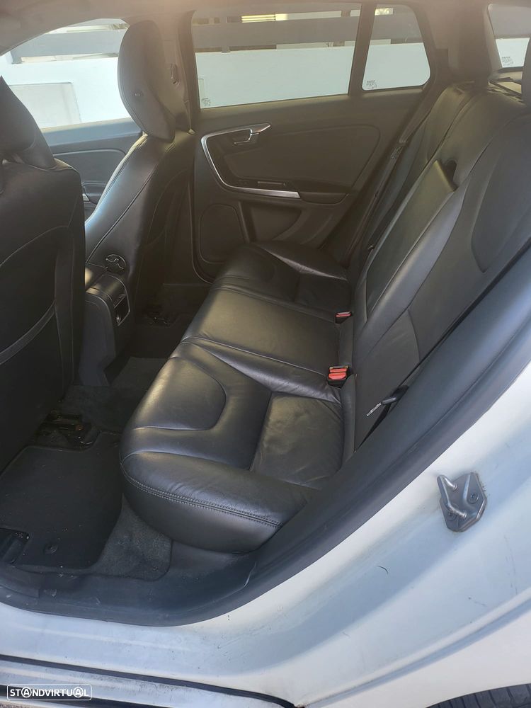 Volvo V60 D5 Geartronic Summum - 15