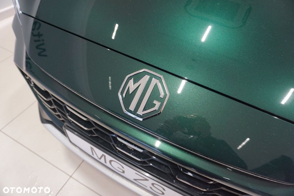 MG ZS - 8