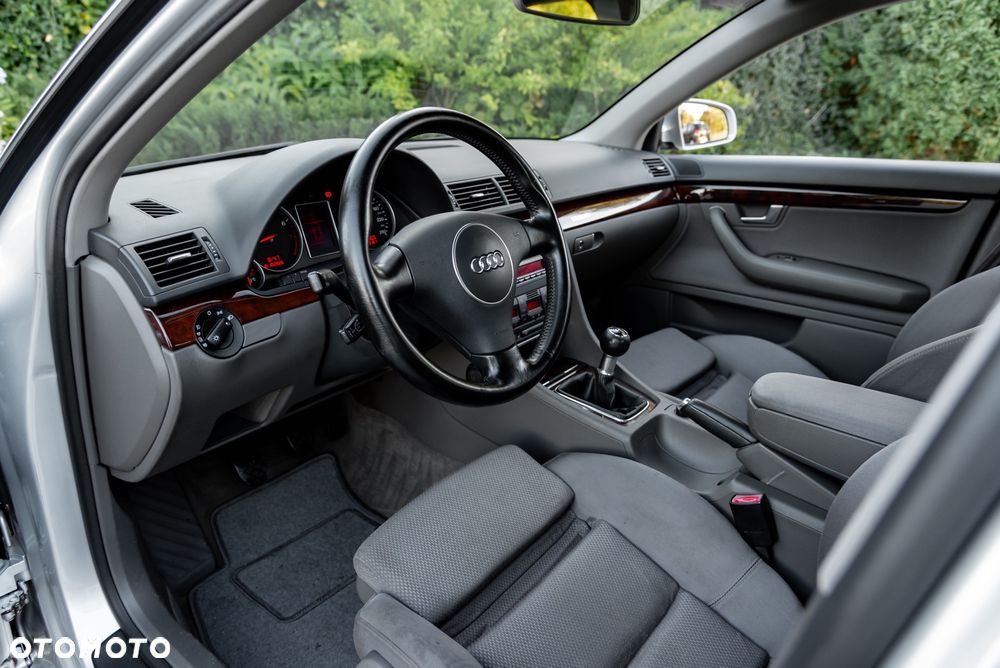 Audi A4 Limousine 1.8 T quattro - 16
