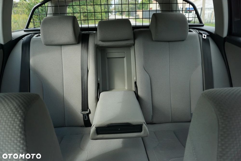 Volkswagen Passat 2.0 TDI Comfortline - 6
