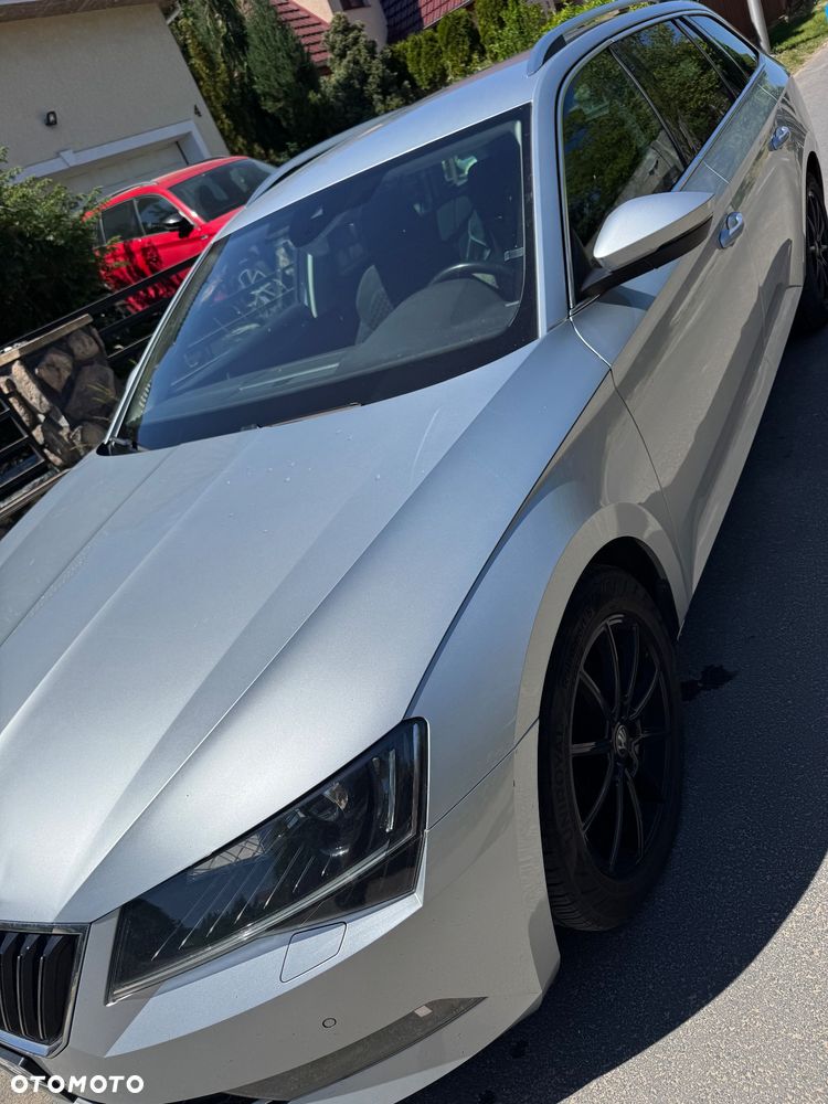 Skoda Superb 2.0 TDI SCR Style DSG - 1