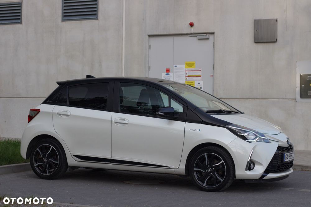 Toyota Yaris Hybrid 100 Selection Pure - 4