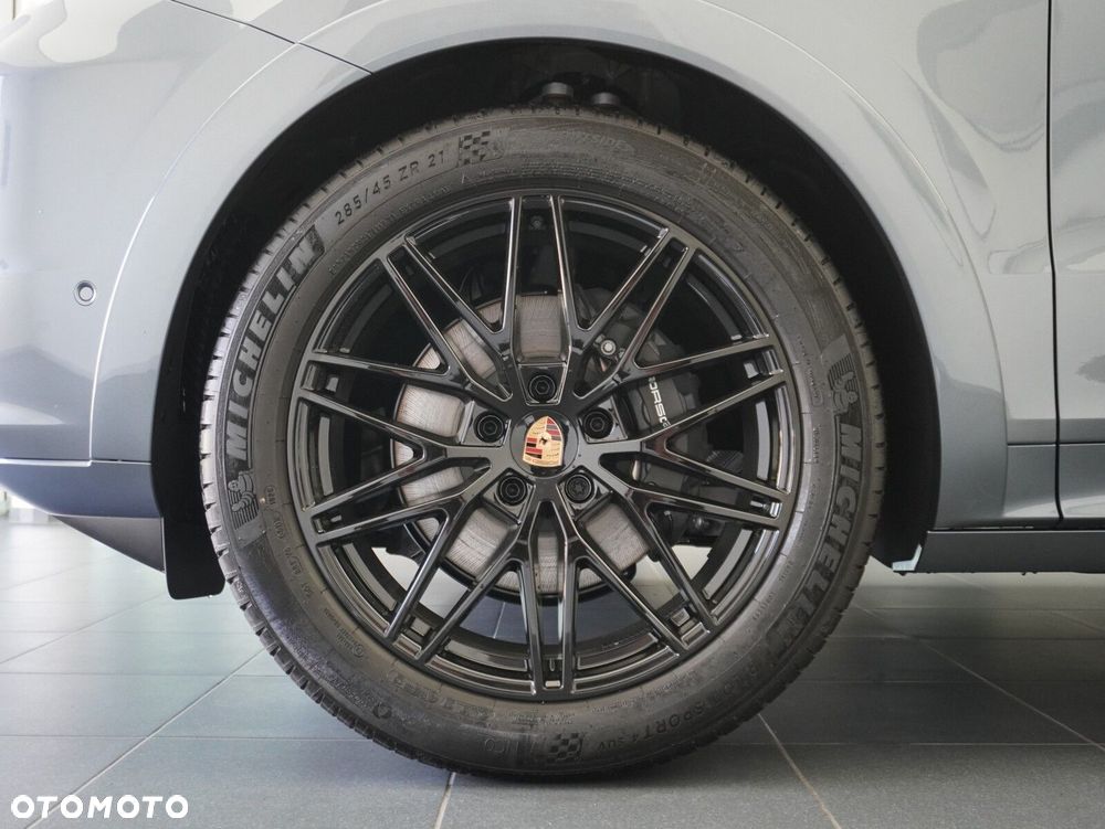 Porsche Cayenne Black Edition - 11