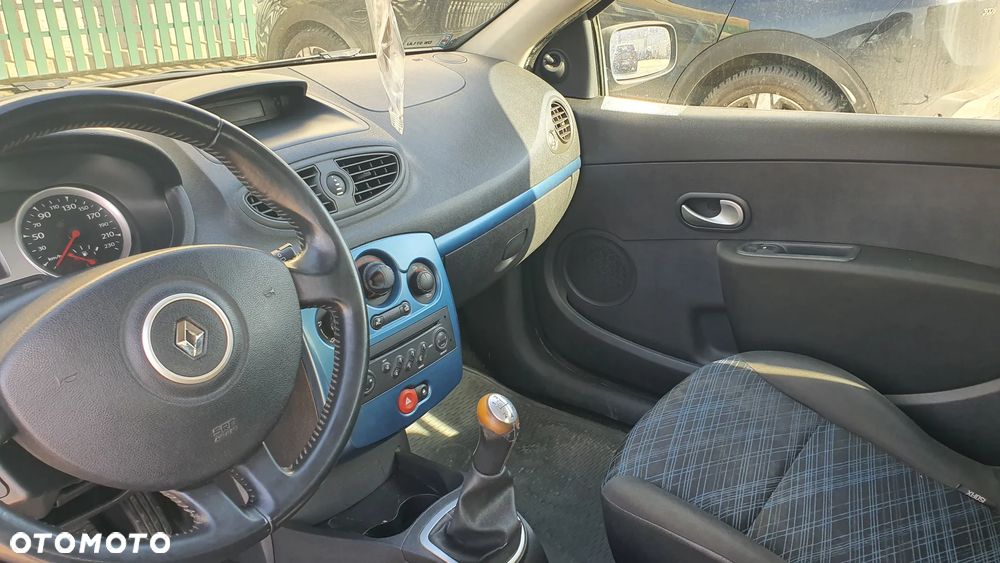 Renault Clio 1.2 16V All Inclusive - 8