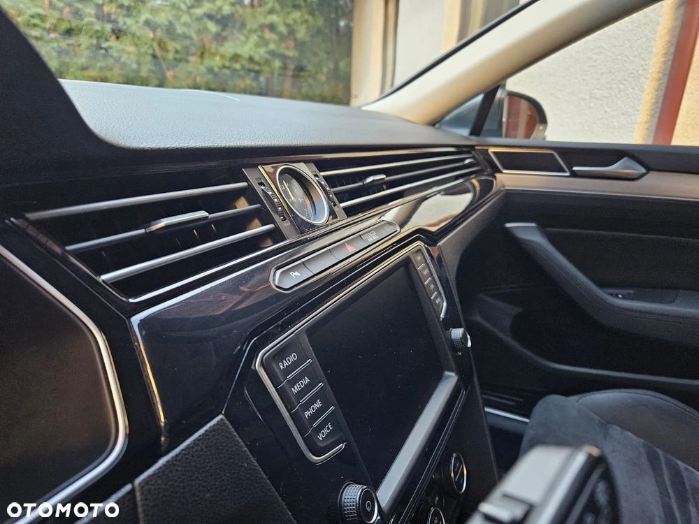 Volkswagen Passat 2.0 TDI BMT Highline - 24