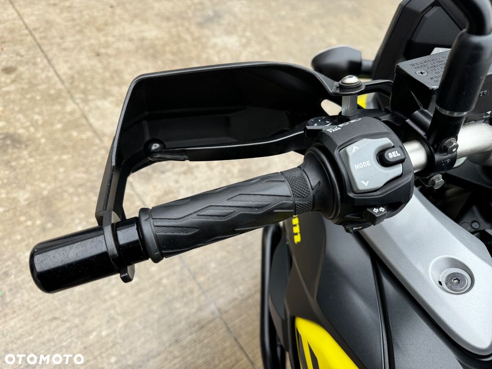 Suzuki V-STROM - 8