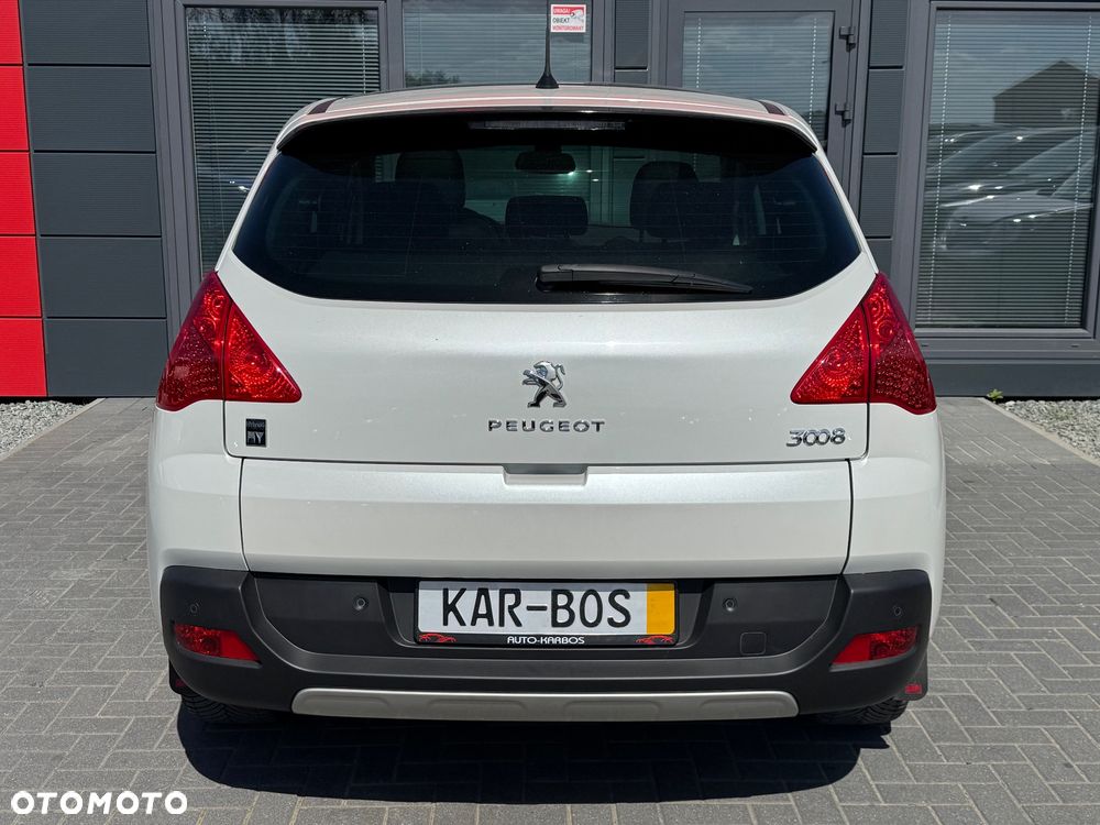 Peugeot 3008 Hybrid4 - 7