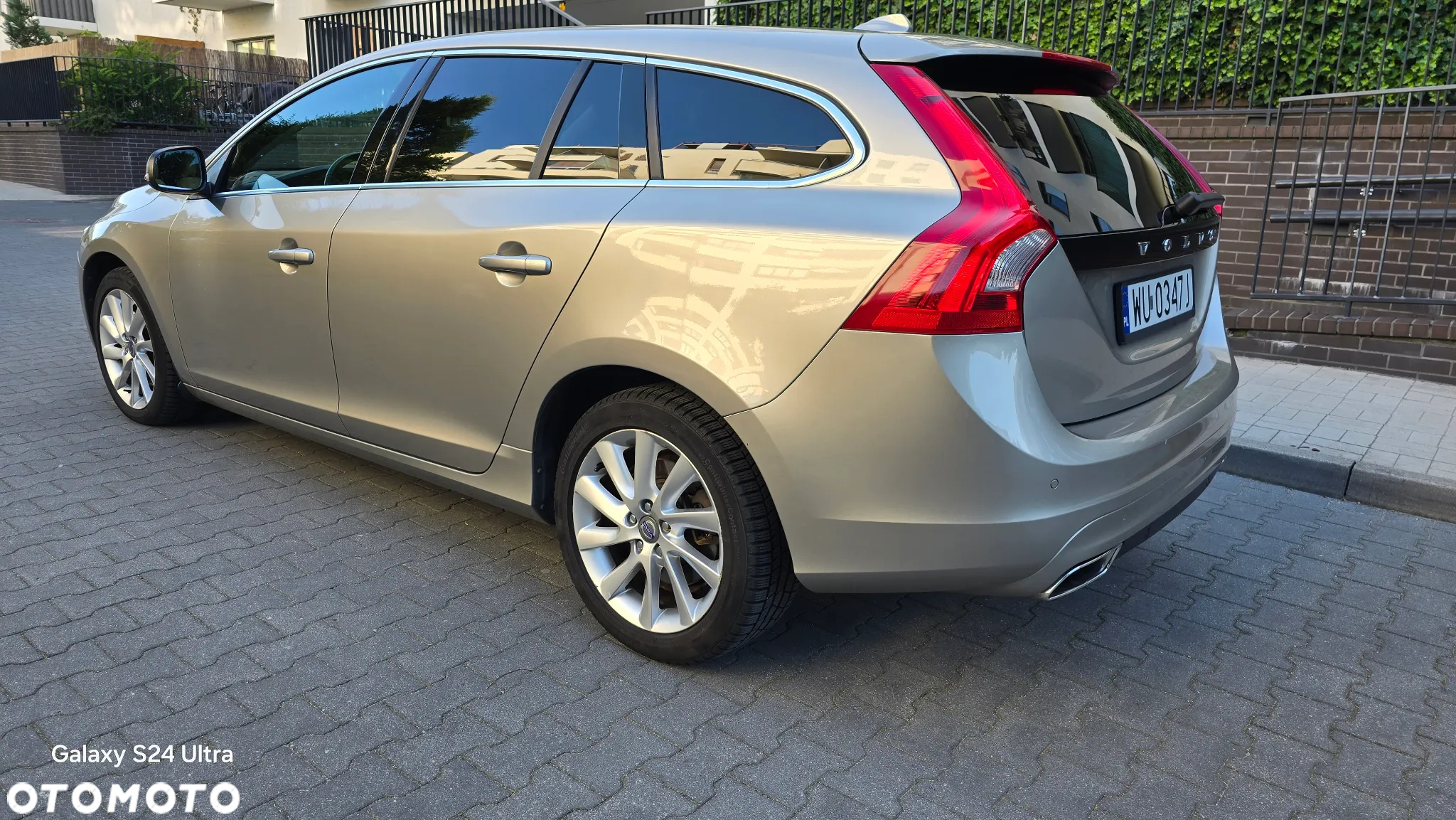 Volvo V60 D4 AWD Summum - 4