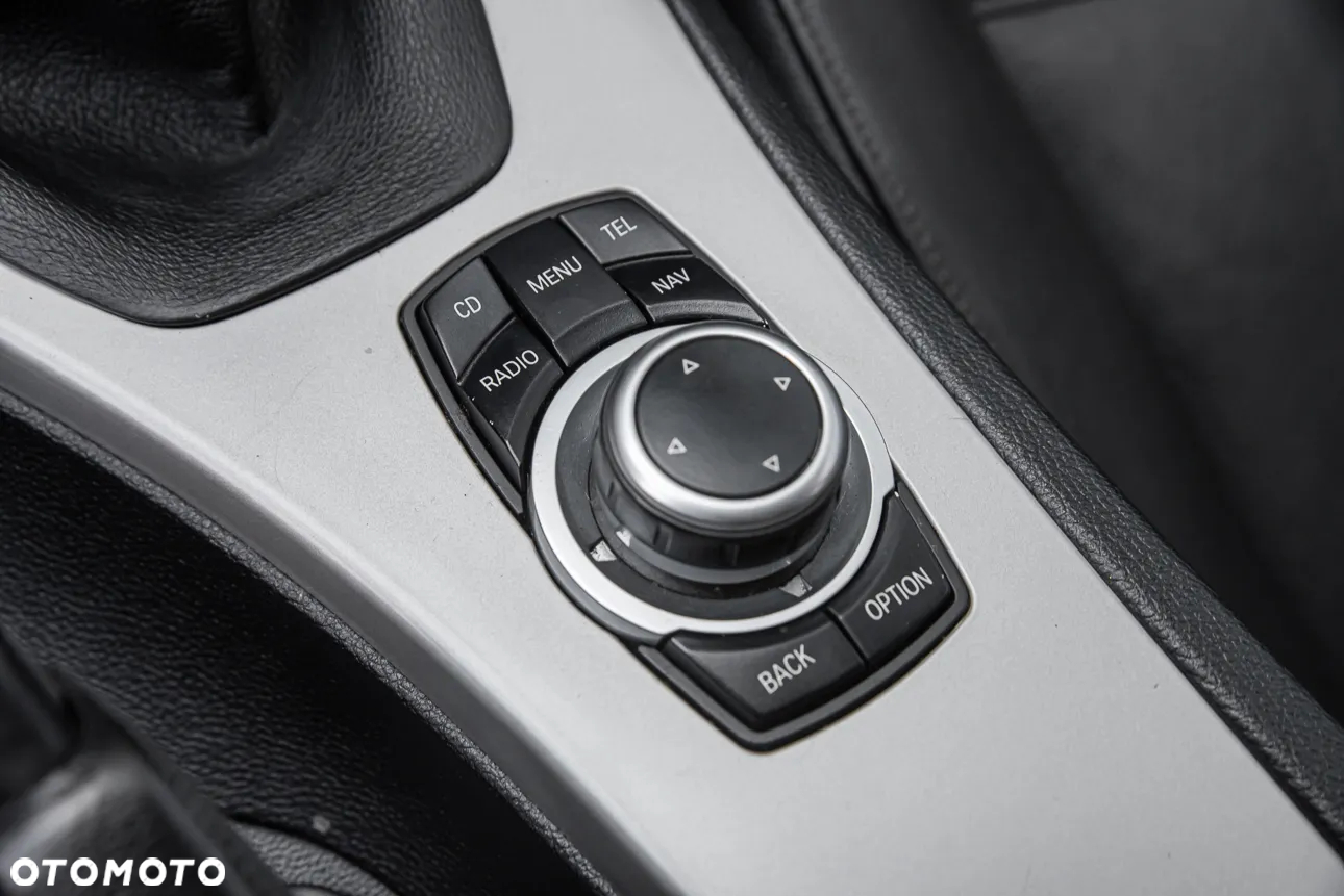 BMW Seria 3 325xi Touring - 20