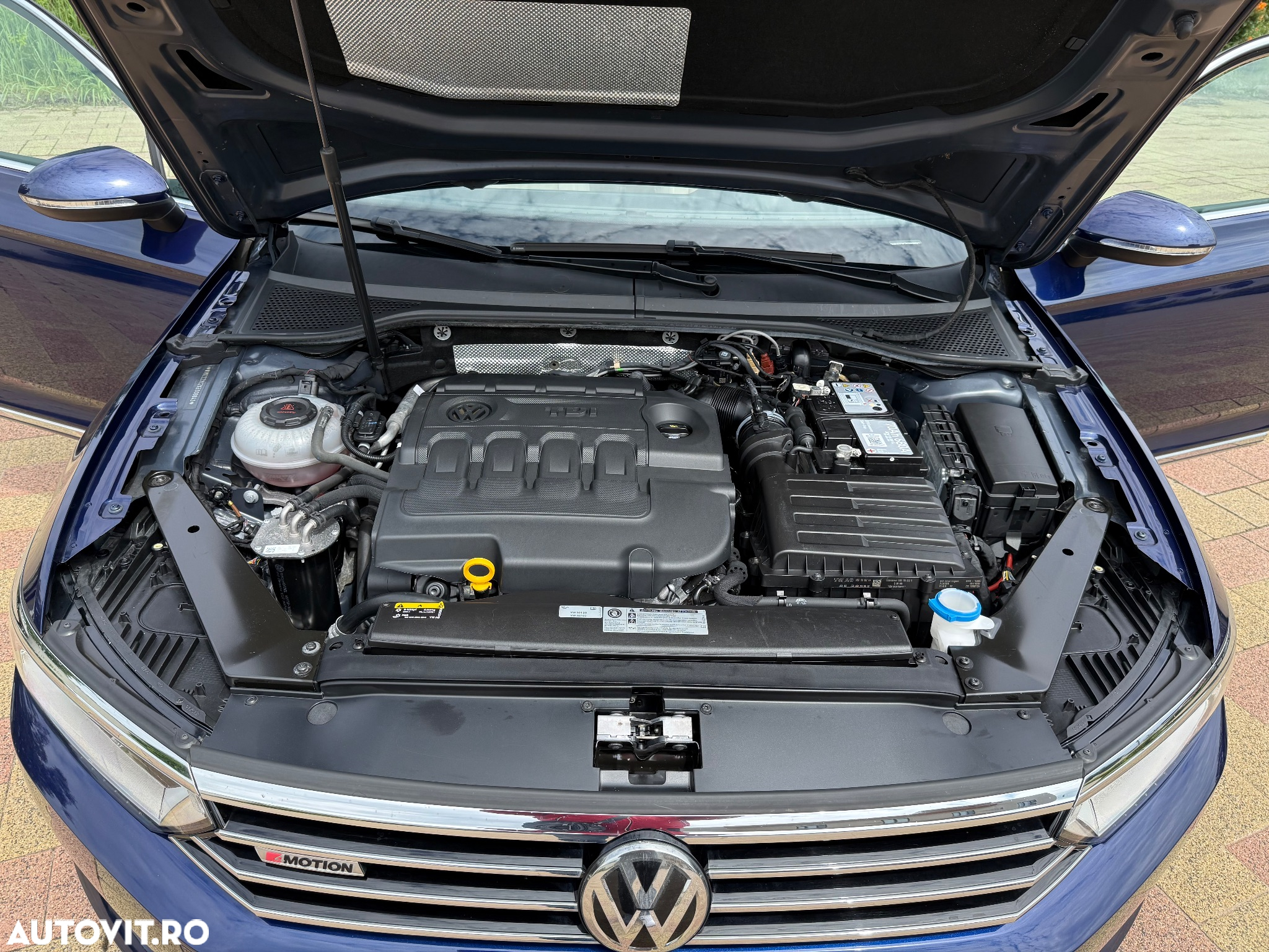 Volkswagen Passat Variant 2.0 TDI DSG 4Motion Highline - 16