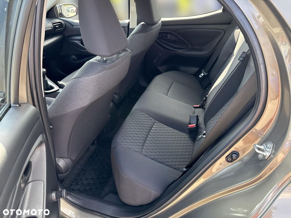 Toyota Yaris - 10