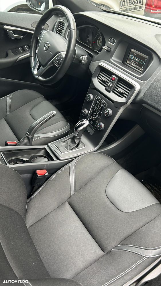 Volvo V40 D3 Aut. Momentum - 13