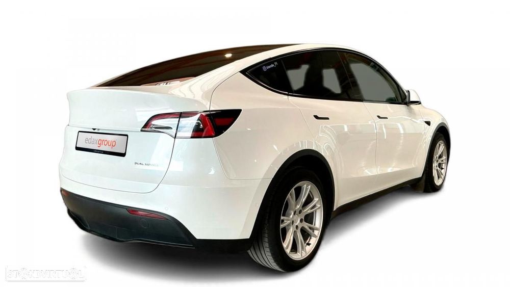 Tesla Model Y Long Range Dual Motor AWD - 2