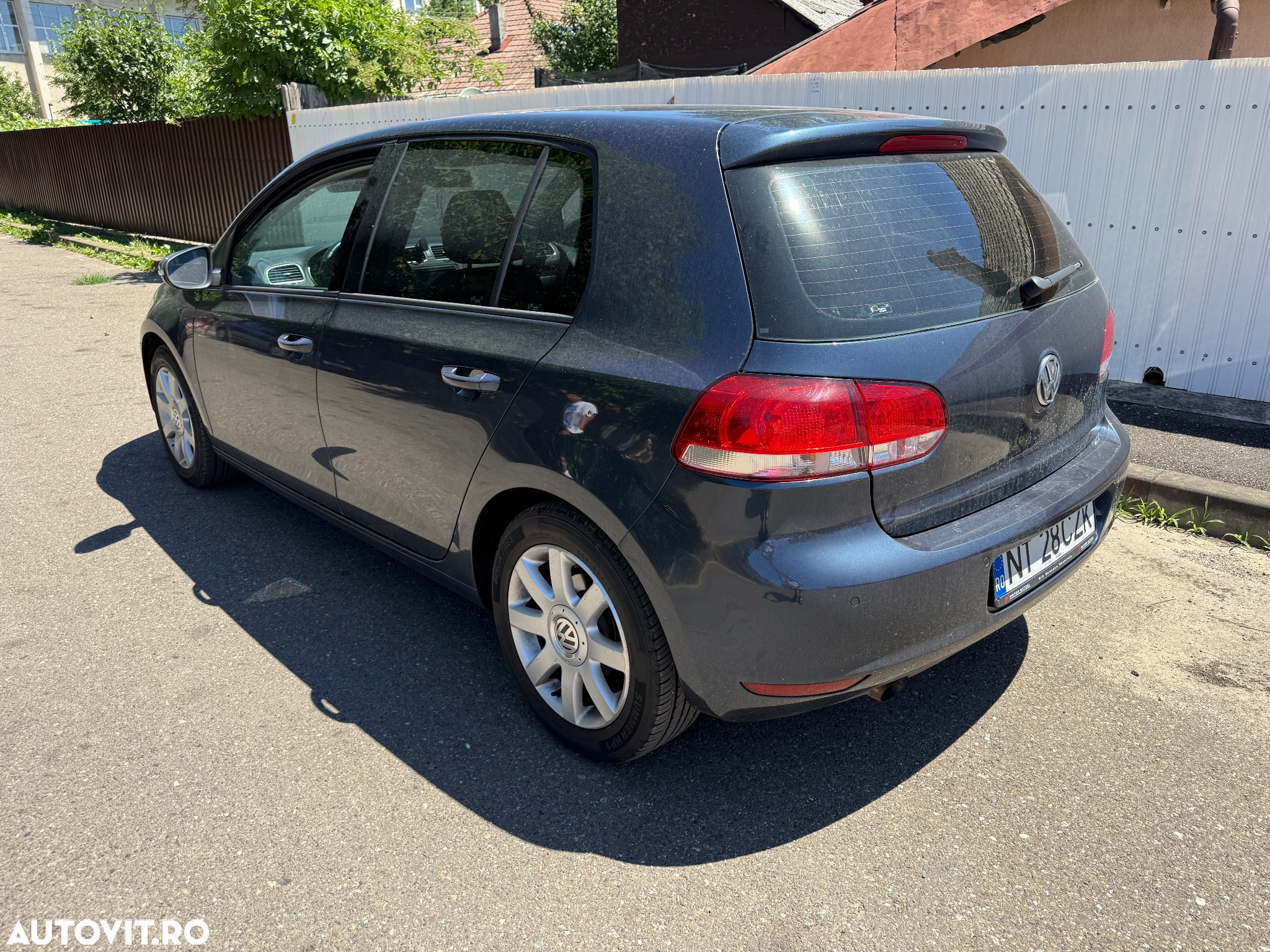 Volkswagen Golf 1.6 TDI BlueMotion Technology DPF Comfortline - 4