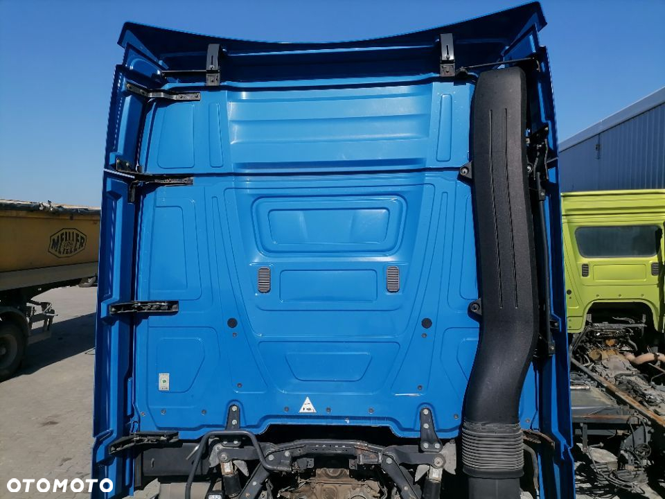 Kabina Mercedes-Benz Actros MP4 BigSpace L - 4