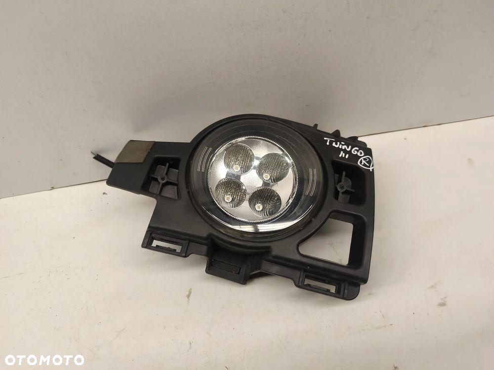 LAMPA PRAWA HALOGEN DRL LEDV RENAULT TWINGO III - 1