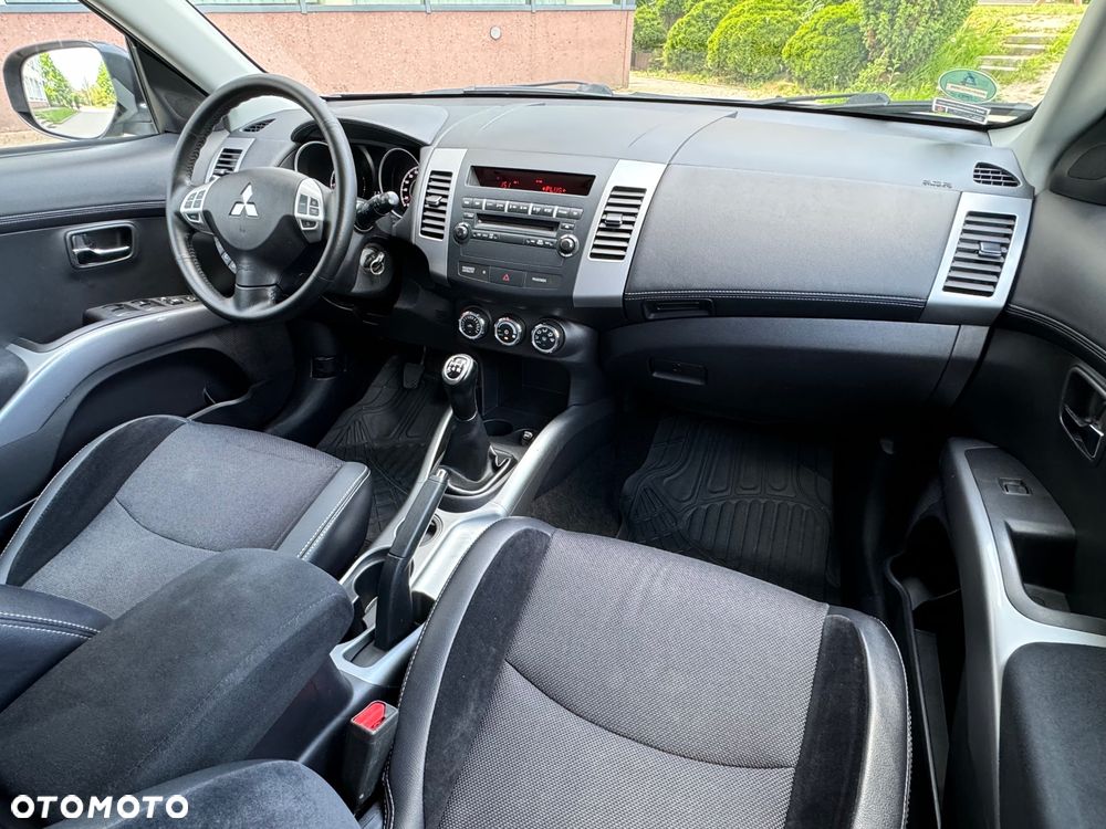 Mitsubishi Outlander 2.0 2WD Diamant - 22