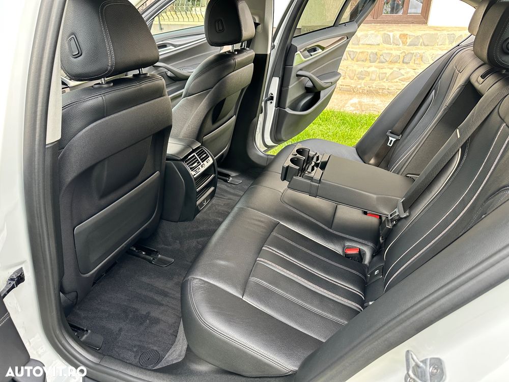 BMW Seria 5 520d Aut. - 28