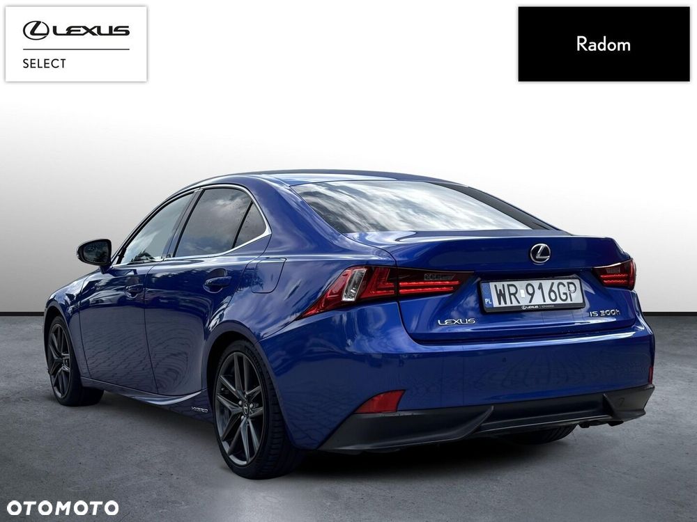 Lexus IS - 9