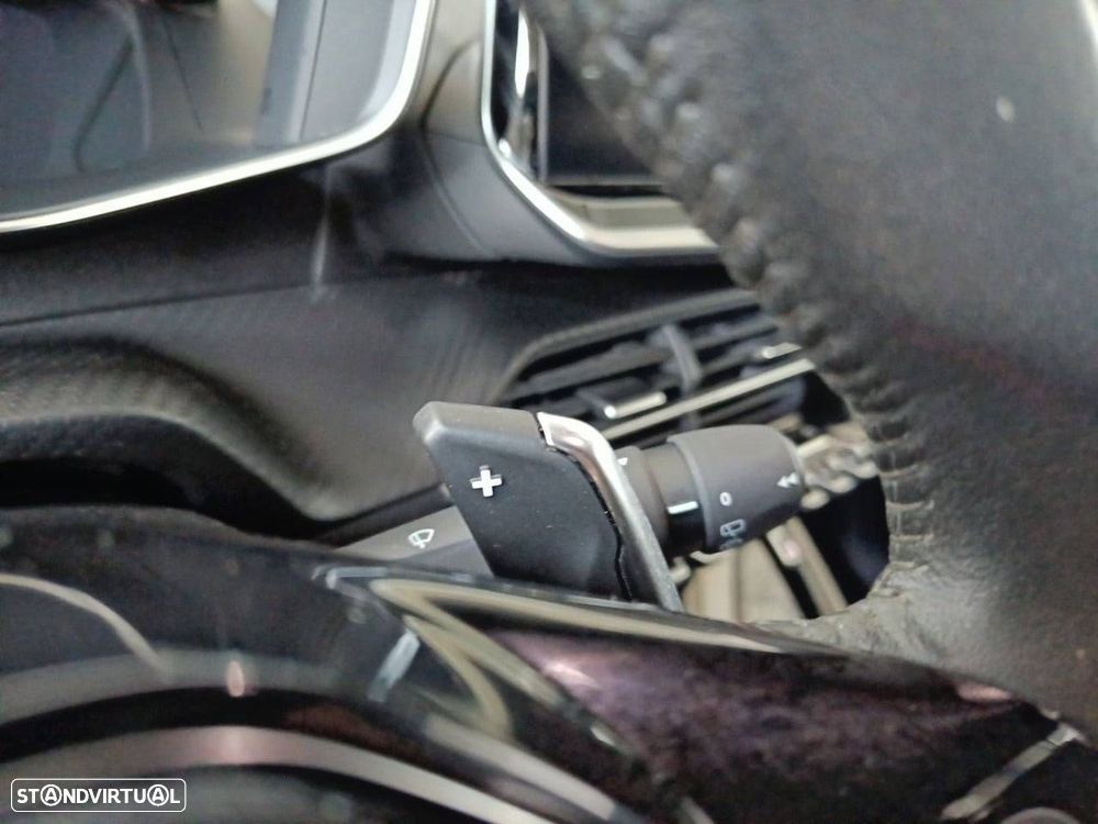 Peugeot 2008 1.5 BlueHDi Allure Pack EAT8 - 15