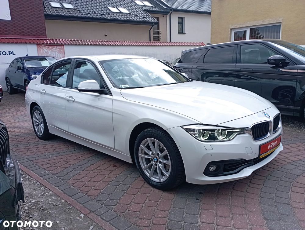 BMW Seria 3 318i - 3