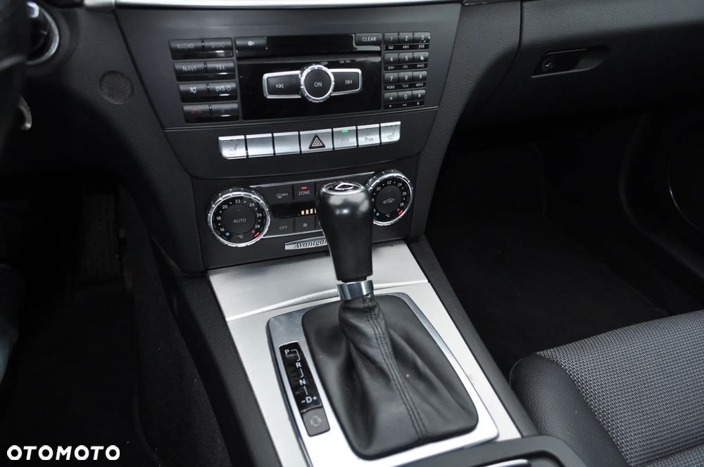 Mercedes-Benz Klasa C 180 BlueEFFICIENCY 7G-TRONIC - 17