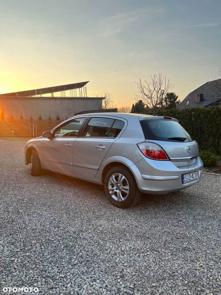 Opel Astra 1.6 Cosmo - 4